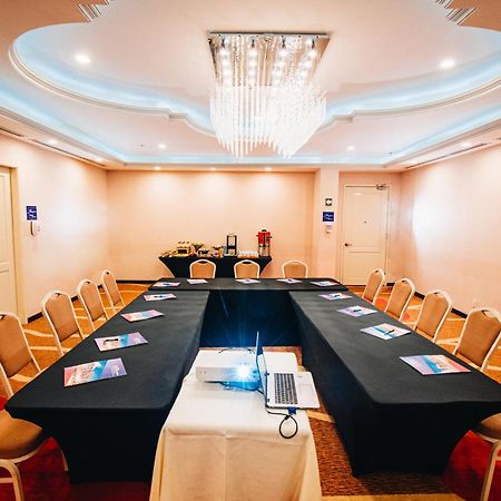 Hilton Garden Inn Tuxtla Gutierrez Ngoại thất bức ảnh